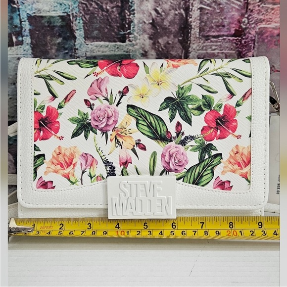 Steve Madden White Floral Crossbody with Multicolor Bloom Print NWT - Picture 6 of 10